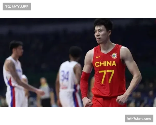 【2026年4月CBA联赛·赛中·特写特写镜头：张镇麟在对手倒地后主动放弃进攻，获全场掌声